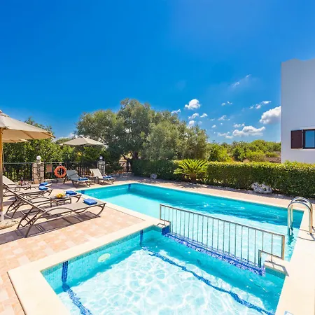 Nefeli Breeze Villa *