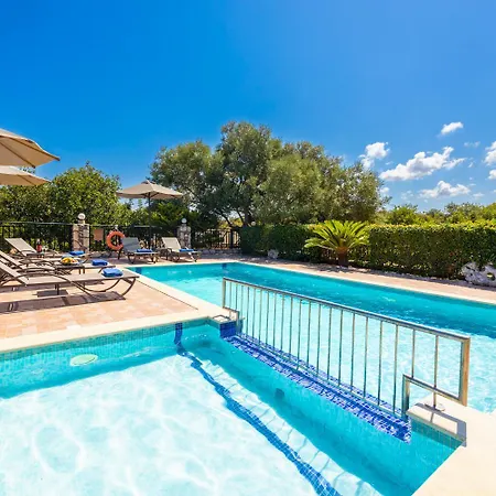Nefeli Breeze Villa *